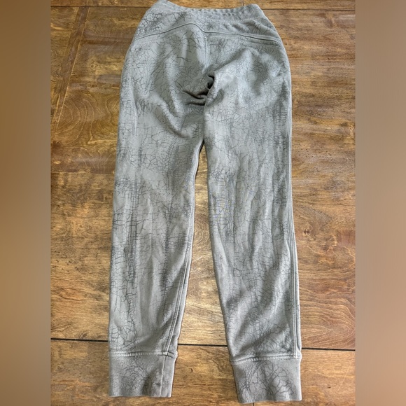 Lululemon Warm Down Jogger *7/8 Length
Thread Dye Rover Black - Picture 8 of 14